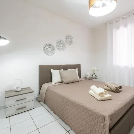 Noemi Apartment